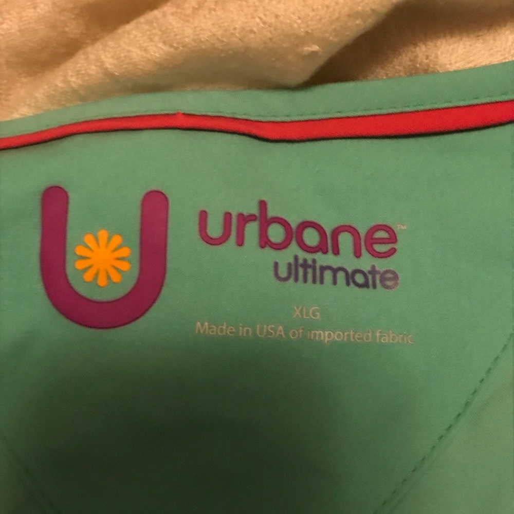 Sea foam colored scrub tops blouse π - Picture 4 of 7